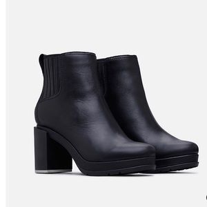 NEW Sorel Margo Chelsea Block Heel Bootie Size 7.5